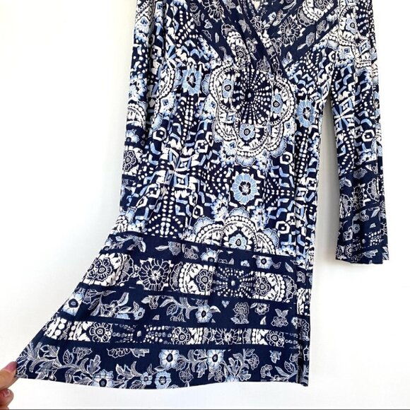 Venus stretch mini dress with surplice top and bell sleeves - Picture 6 of 9